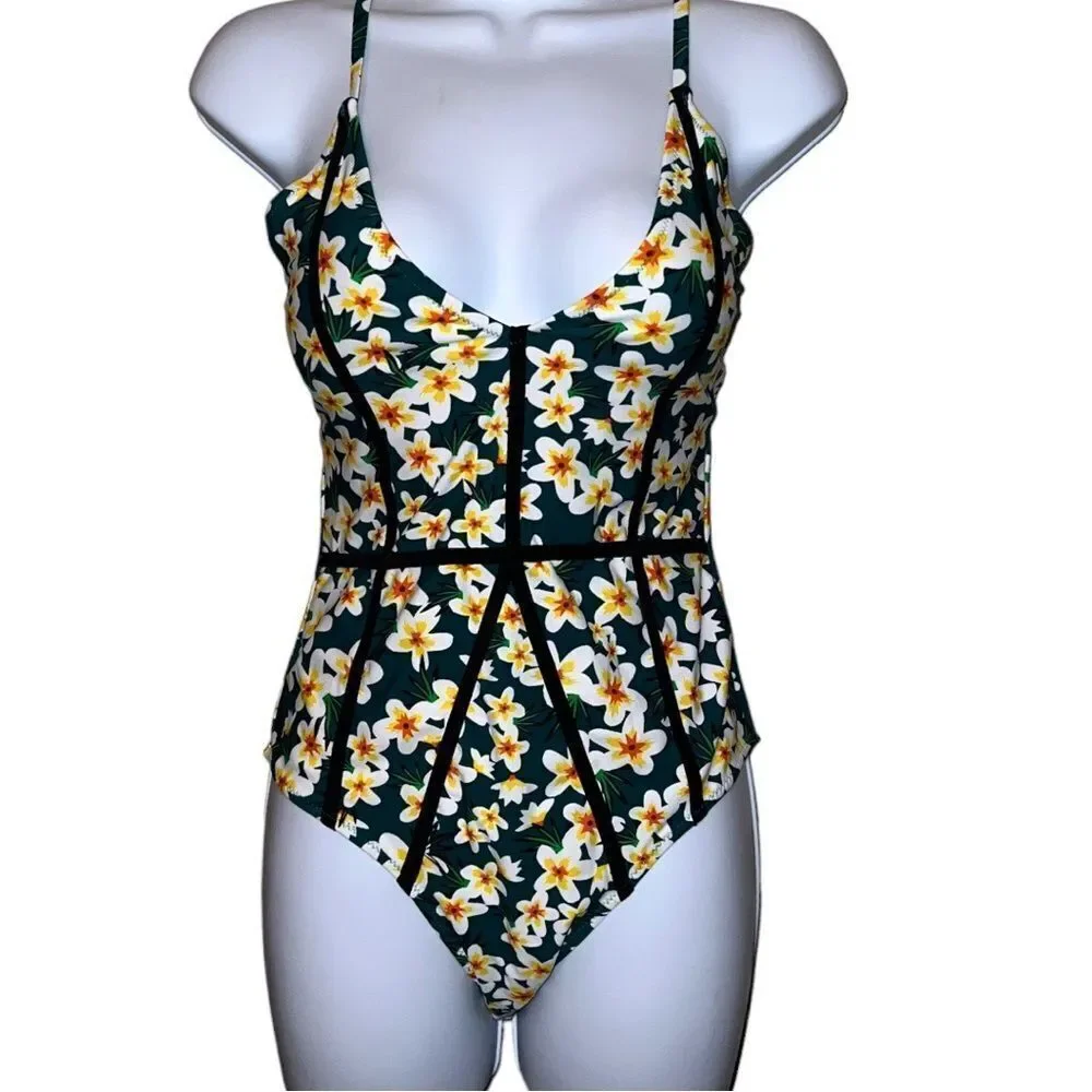Cupshe adorable one piece swimsuit! It’s new and cute as can be!